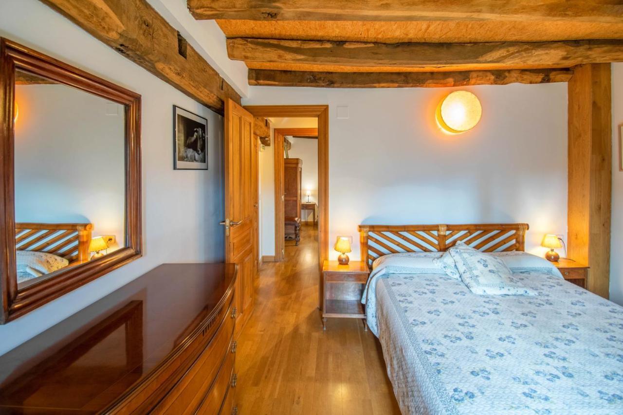 Casa Monaut, Acogedores Apartamentos A Los Pies De La Selva De Irati Saragueta Kültér fotó